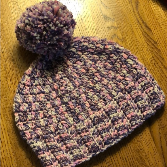 Pom Pom Winter beanie handmade adult or teen - Picture 1 of 2